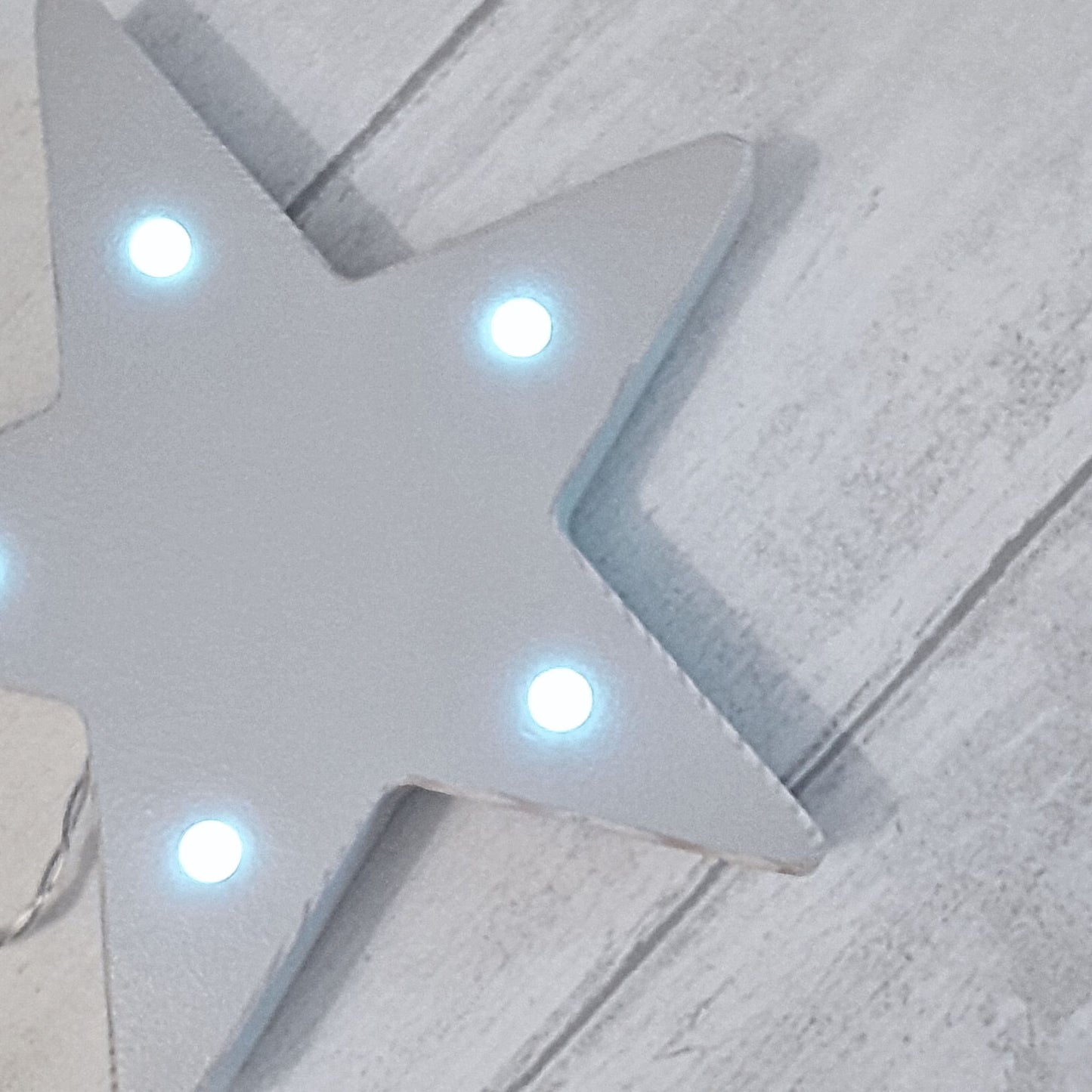 Grey Standing Star - Cool White Lights